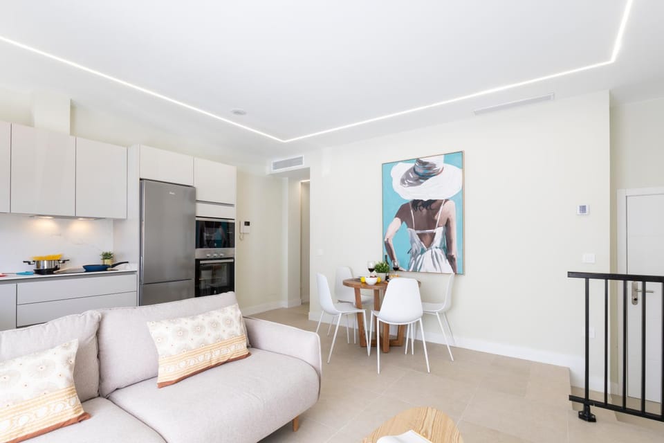 Kitchen or kitchenette, Living room, Dining area, oven, stove