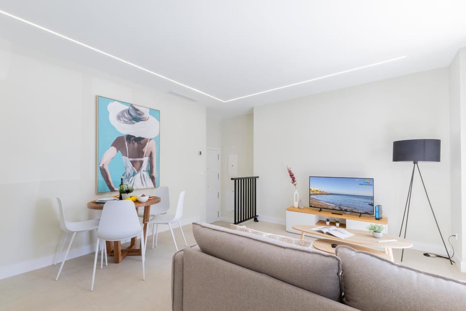 TV and multimedia, Kitchen or kitchenette, Living room, Dining area