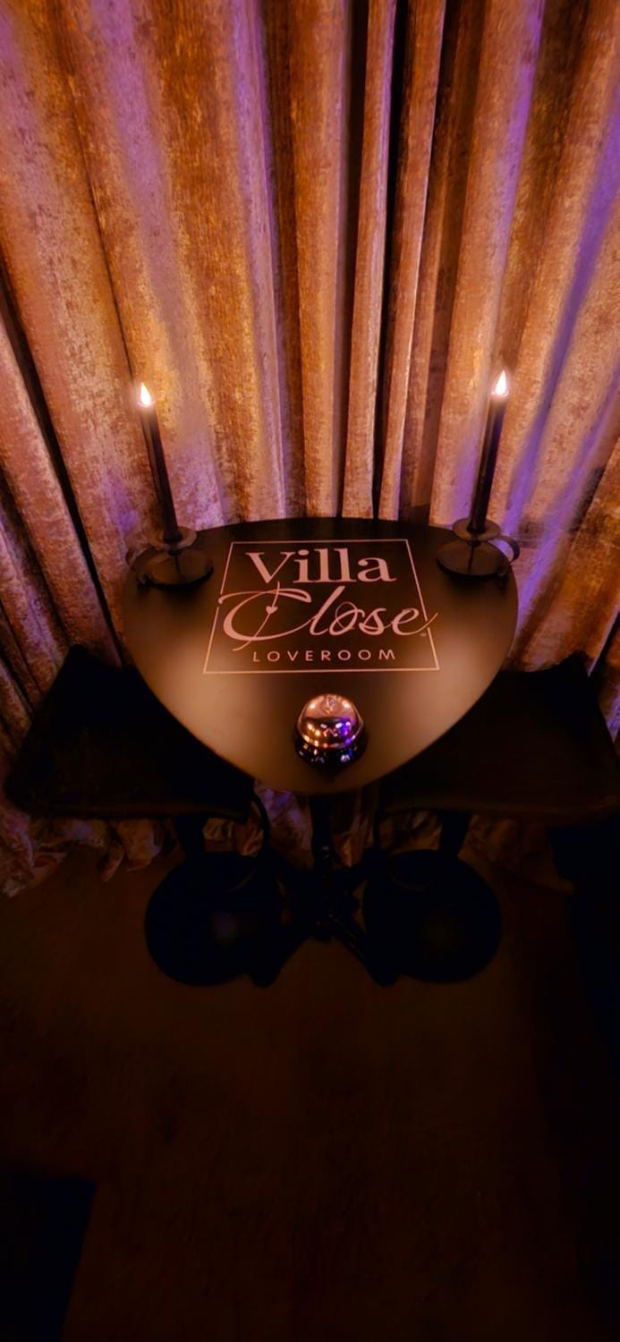 VILLA CLOSE BRIVE centre - LOVE ROOM - SPA privatif Villa in Nouvelle-Aquitaine