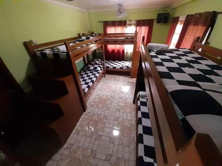 Maritonies Place Coron Bed and Breakfast in Coron