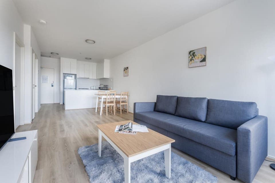 TV and multimedia, Kitchen or kitchenette, Living room, Seating area, Dining area