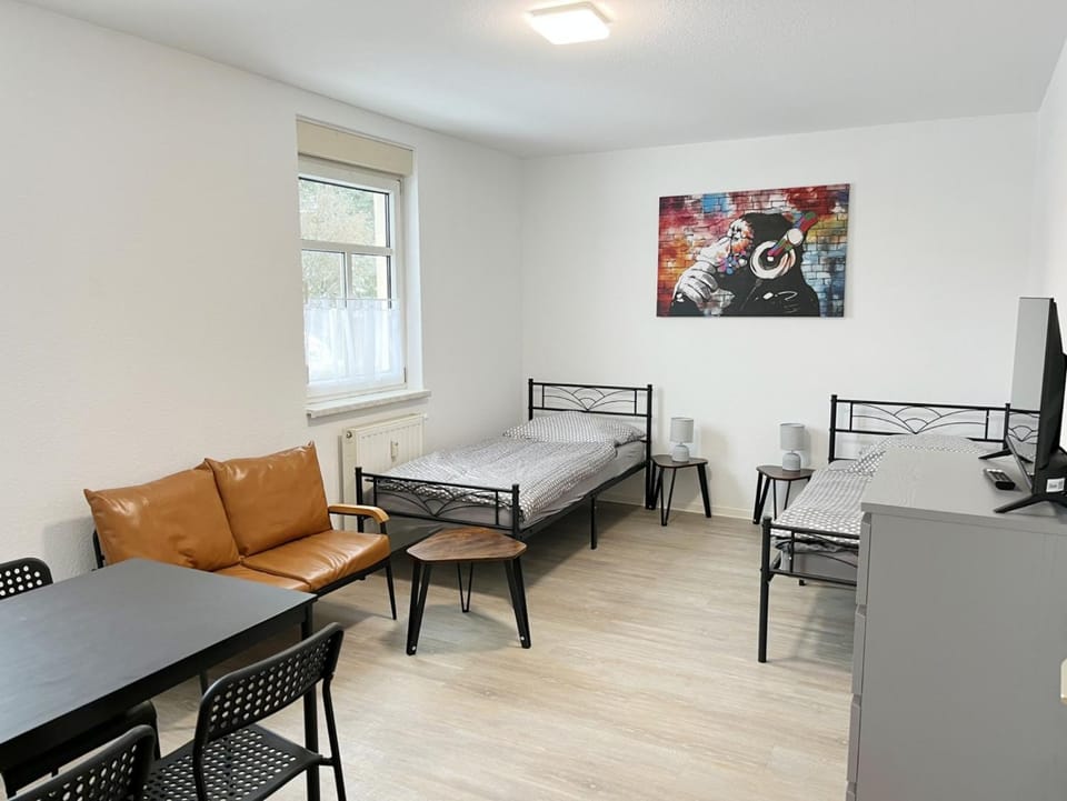 Bed, TV and multimedia, Bedroom