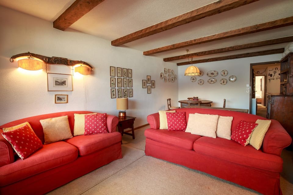 Chesa Cuntainta B 4pax - St Moritz Apartment in Saint Moritz