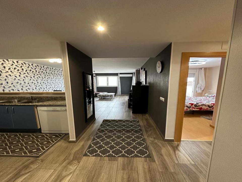 TV and multimedia, Kitchen or kitchenette, Photo of the whole room