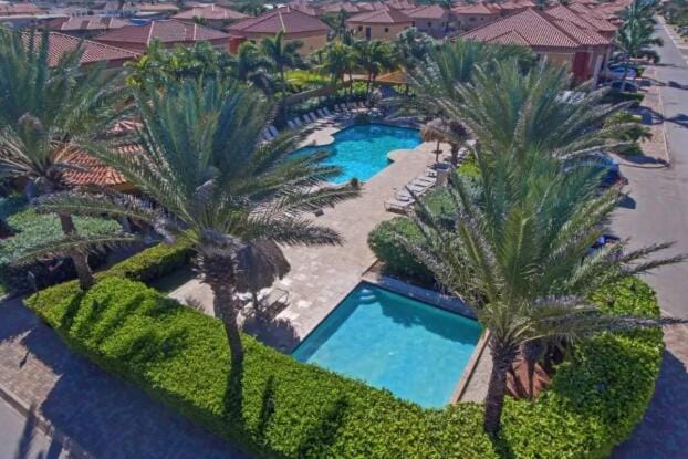NearBeachHotels 3 Pools,Gym,TennisCourt,Security House in Noord