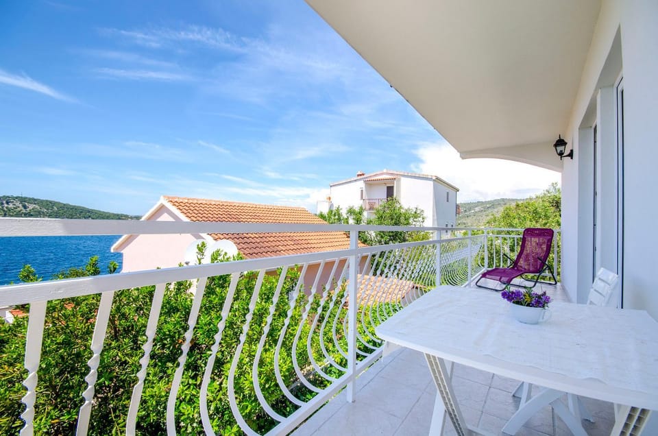 View (from property/room), Balcony/Terrace, Sea view