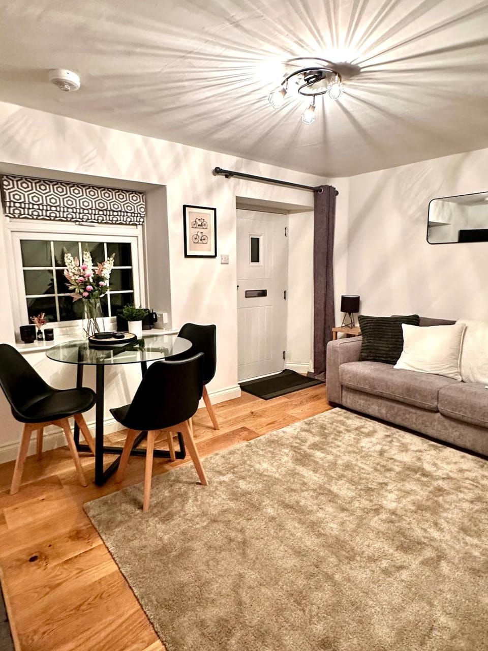 Living room, Dining area