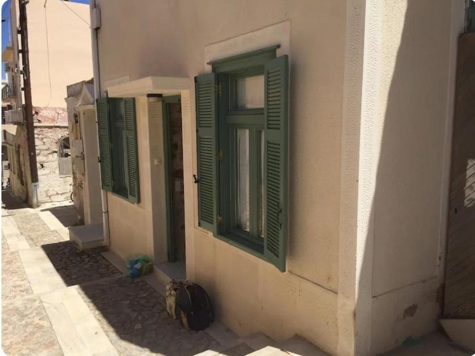 Property building, Street view, Quiet street view