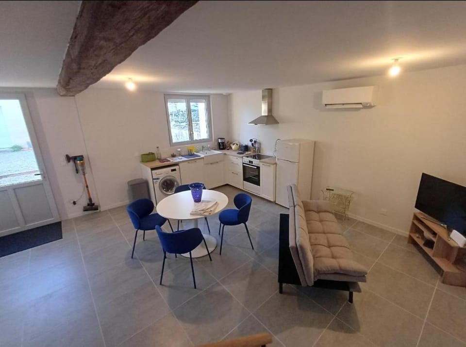 Gîte MA POULE de 1 à 5 personnes avec piscine House in Centre-Val de Loire