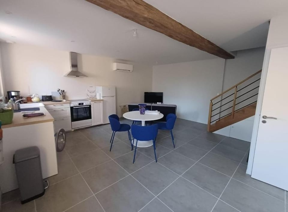 Gîte MA POULE de 1 à 5 personnes avec piscine House in Centre-Val de Loire