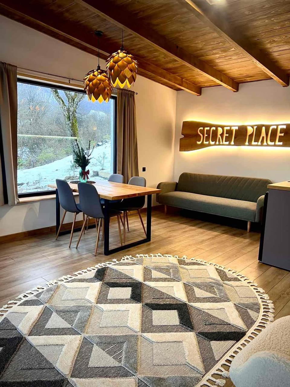 Living room, Seating area, Dining area