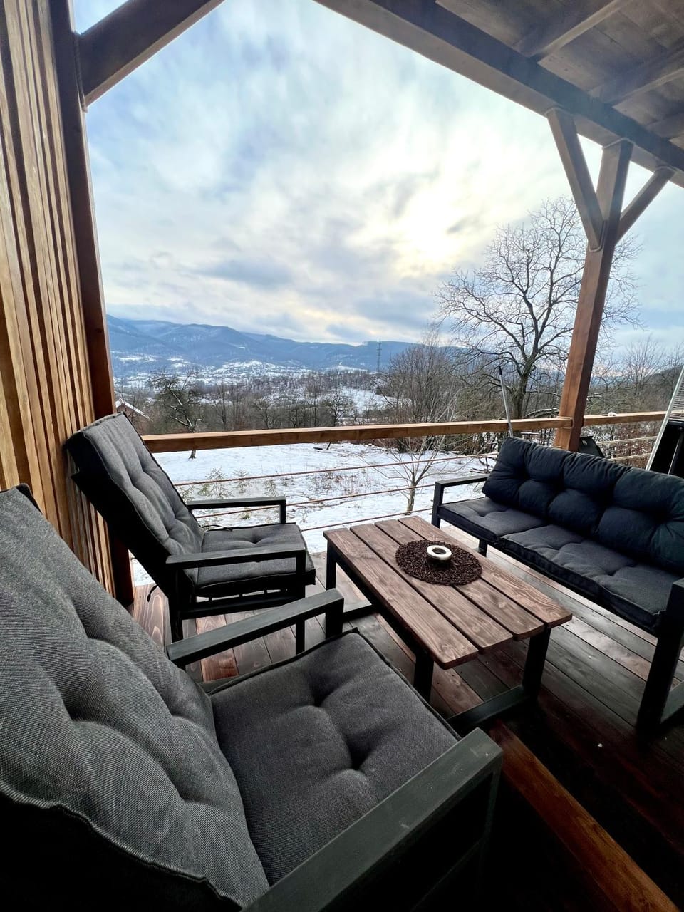 Patio, View (from property/room), Balcony/Terrace, Seating area, Mountain view