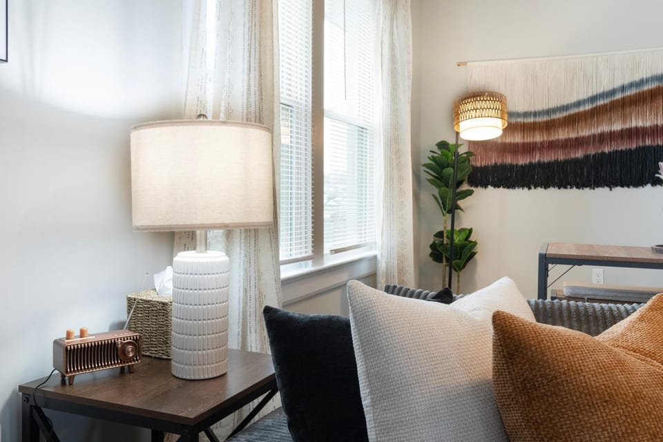 Stylish 2BR Groton Getaway Close to Everything! Apartment in New London