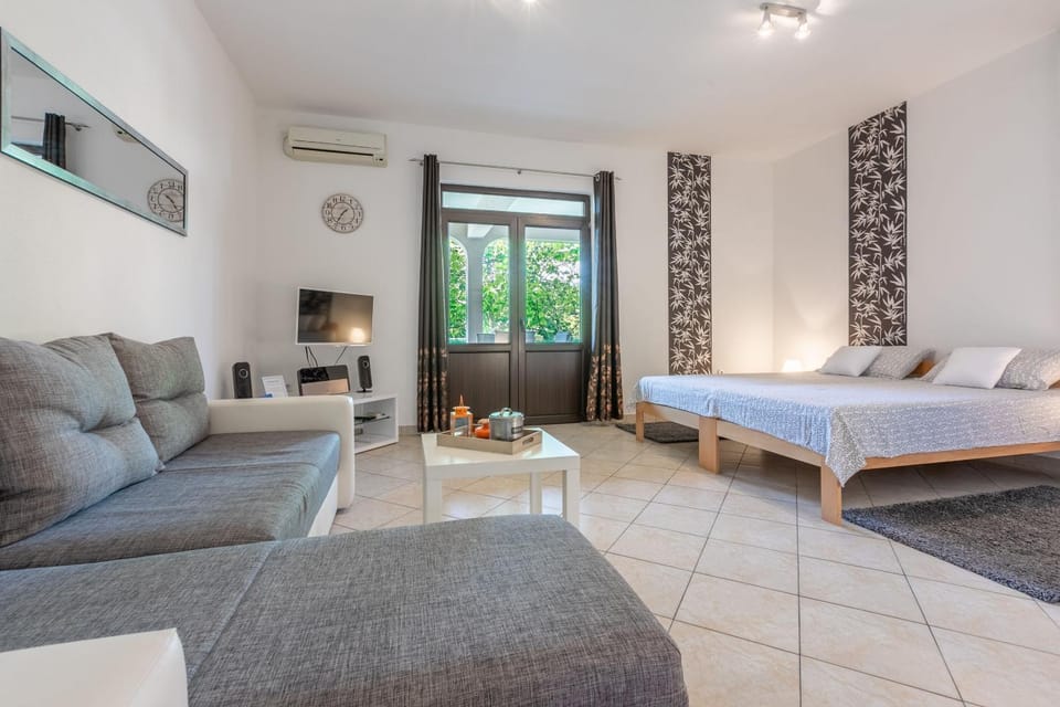 Living room, Bedroom
