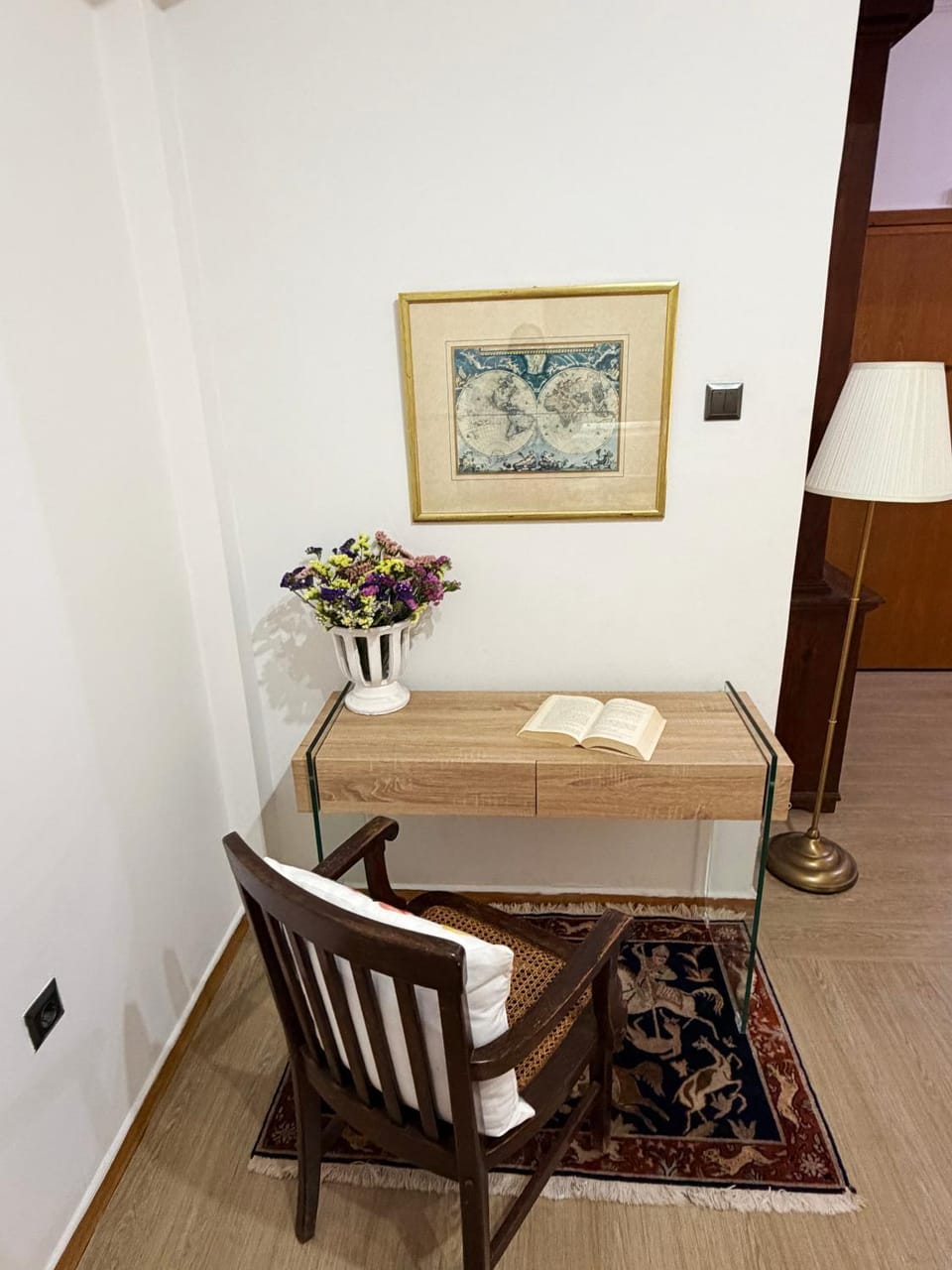 Felicias Urban Apartment in Exarchia Fast WiFi Apartment in Athens