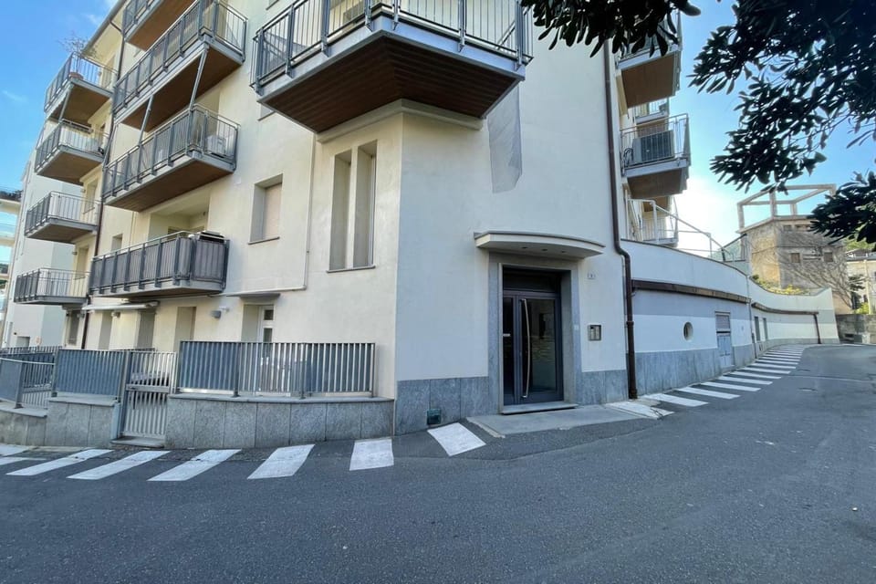 Property building, Street view