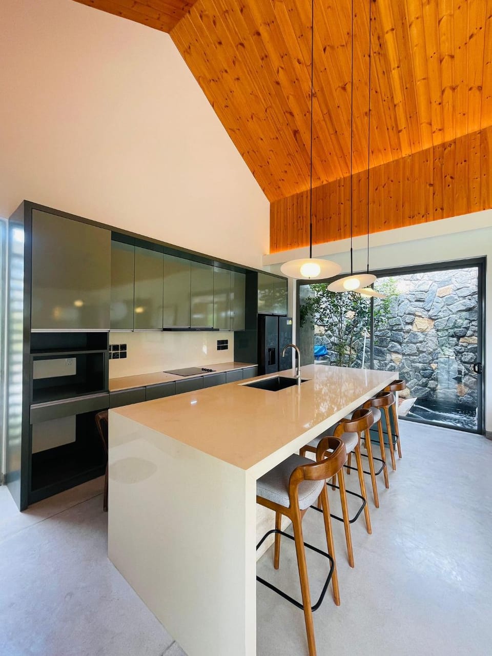 Dining area, kitchen