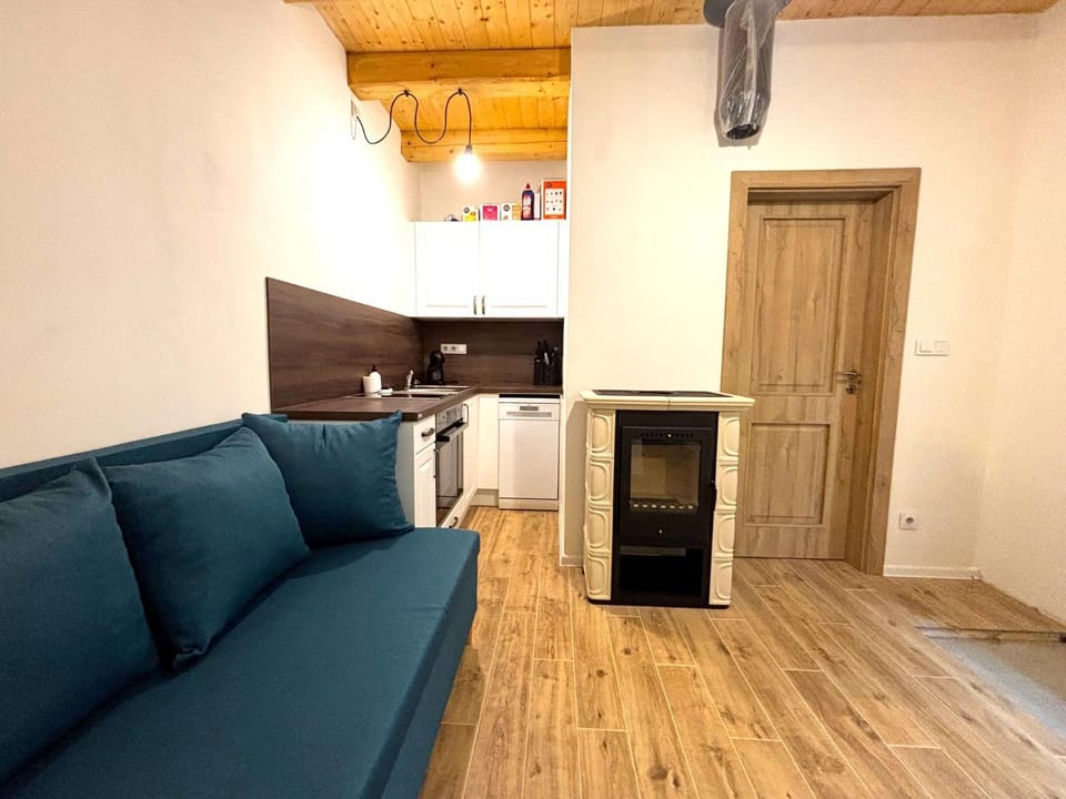 Kitchen or kitchenette, Living room