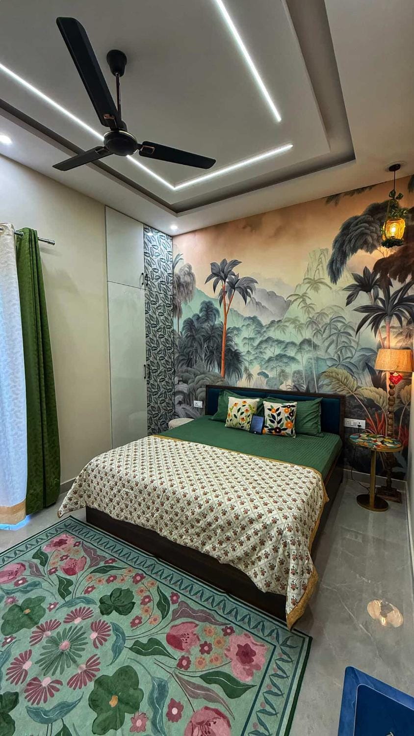 Romantic Mountain Room for Couples, Work Friendly Vacation rental in Dehradun