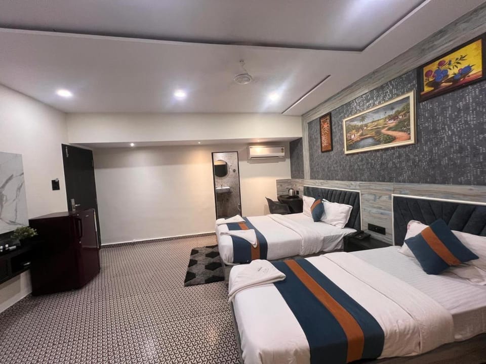 New Diamond By Glitz Hotels Hotel in Mumbai