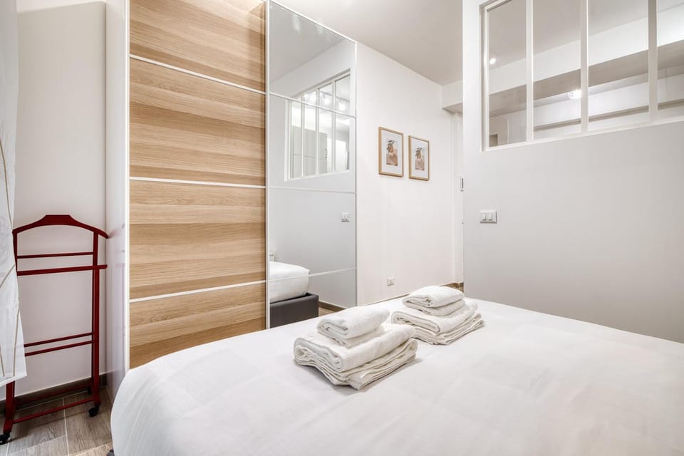 Bed, Photo of the whole room, Bedroom, towels, wardrobe