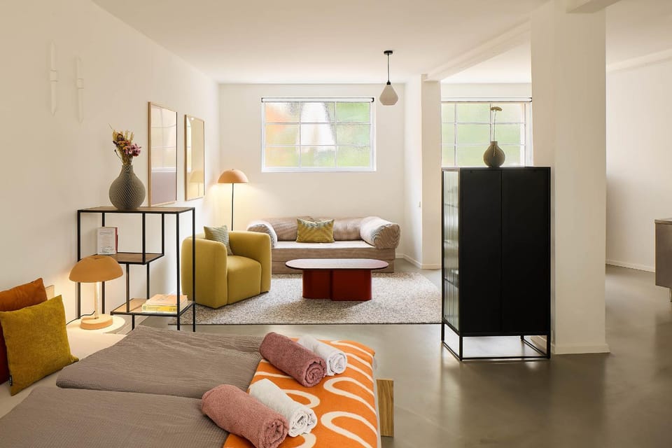 Bed, Living room, Photo of the whole room, Bedroom