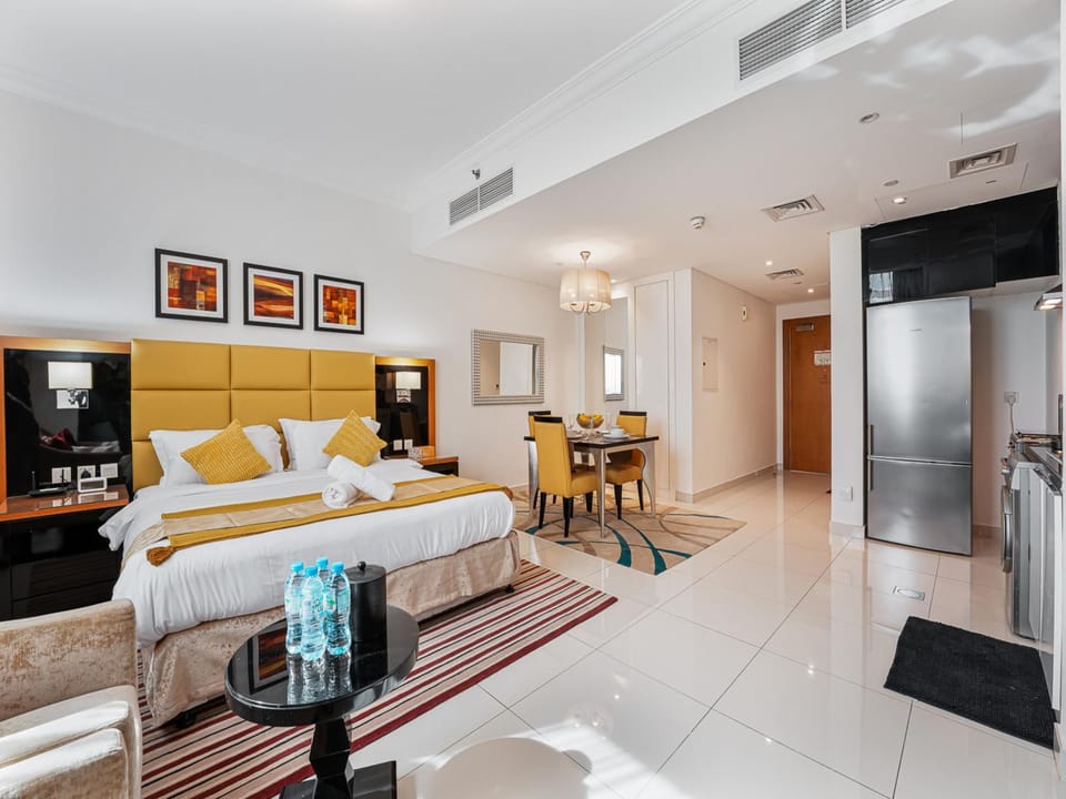 Living room, Photo of the whole room, Seating area, Bedroom