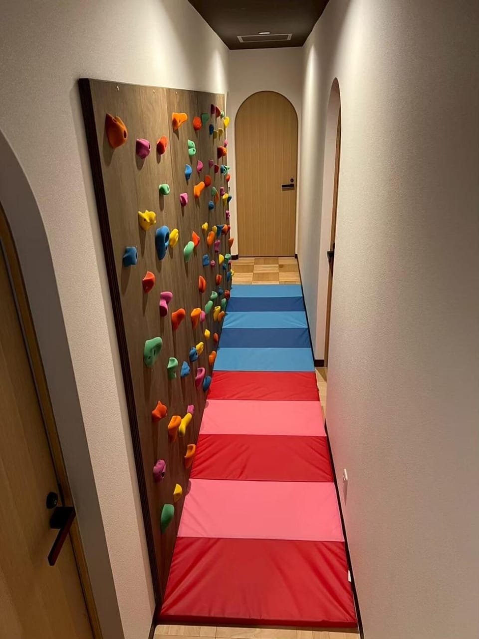 Photo of the whole room, Kids's club