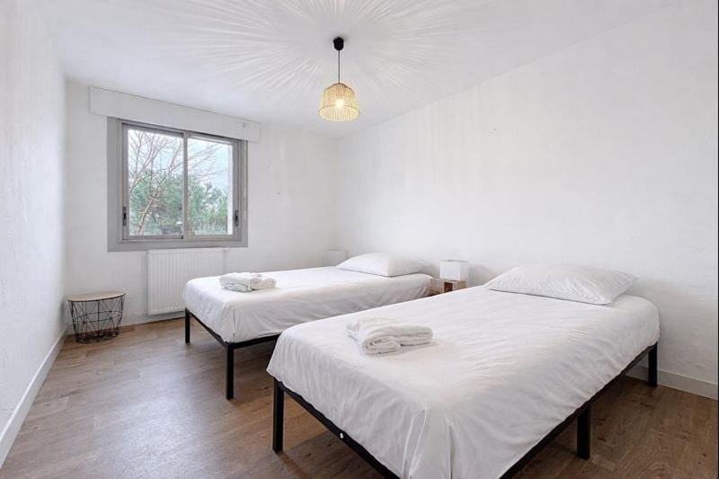 Le Carnot - Spacieux appartement pour 8 personnes - Proche Gare Apartment in Narbonne
