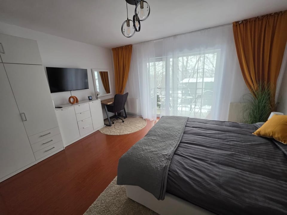 Communal lounge/ TV room, Bed, TV and multimedia, Evening entertainment, Bedroom