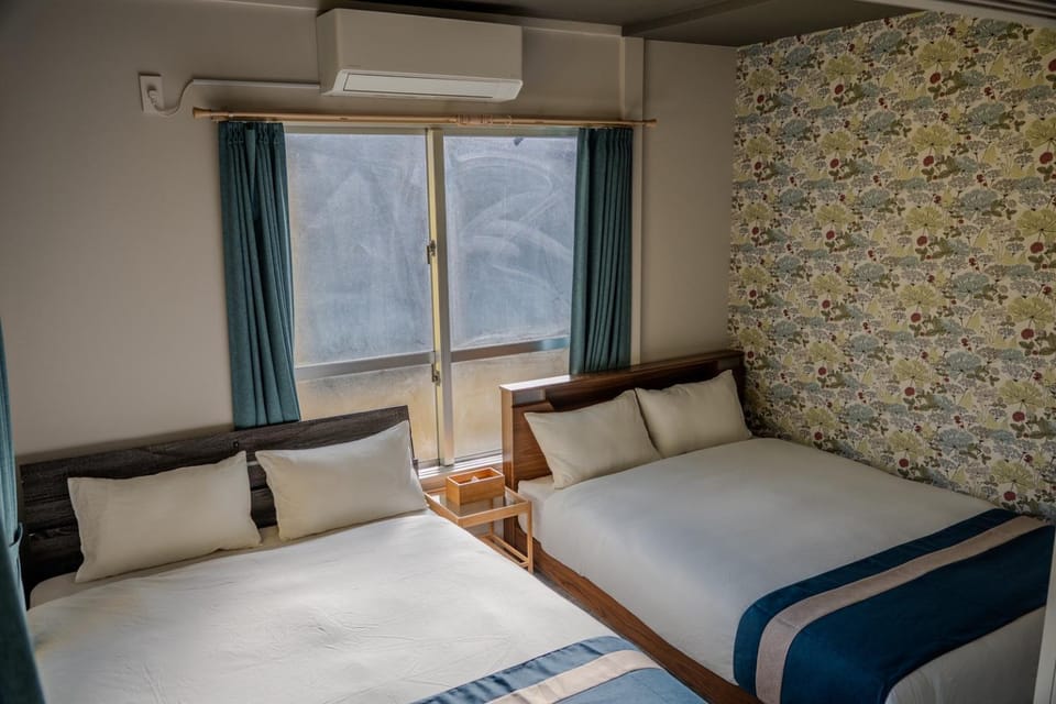 Bed, Photo of the whole room, Bedroom, air conditioner