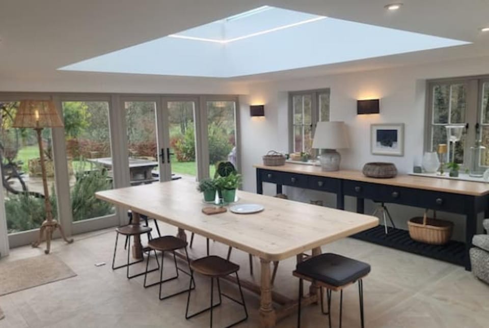 Seating area, Dining area