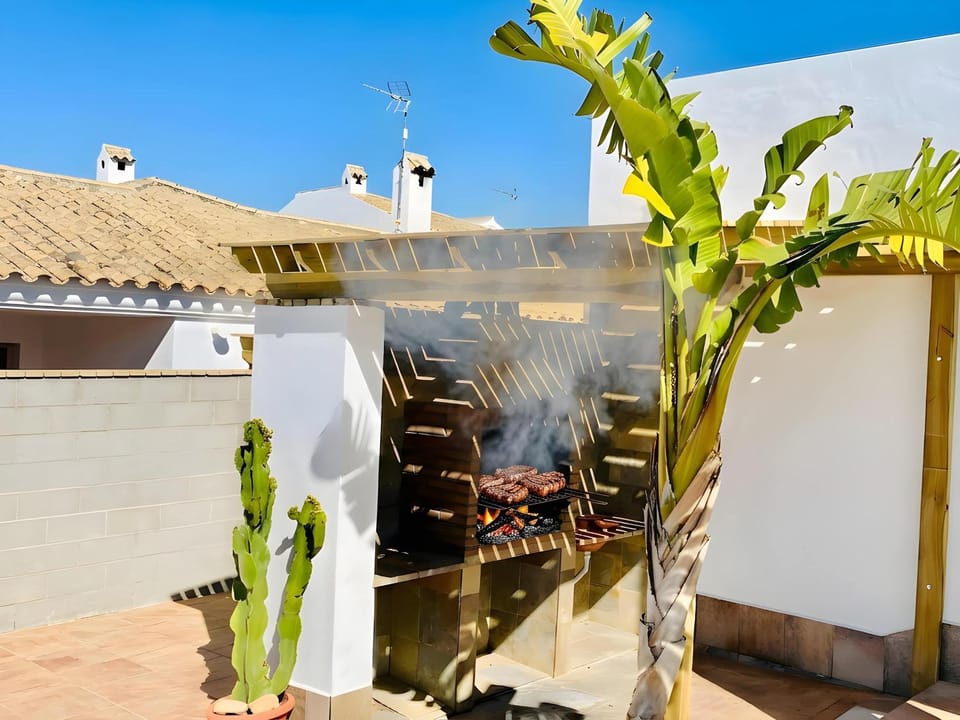 Chalet con Piscina privada cerca del pueblo View House in La Janda