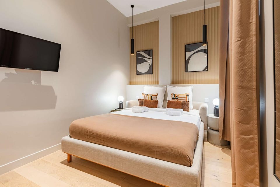 Elegant 3-room air-conditioned apartment in the heart of Paris 10 Apartment in Paris