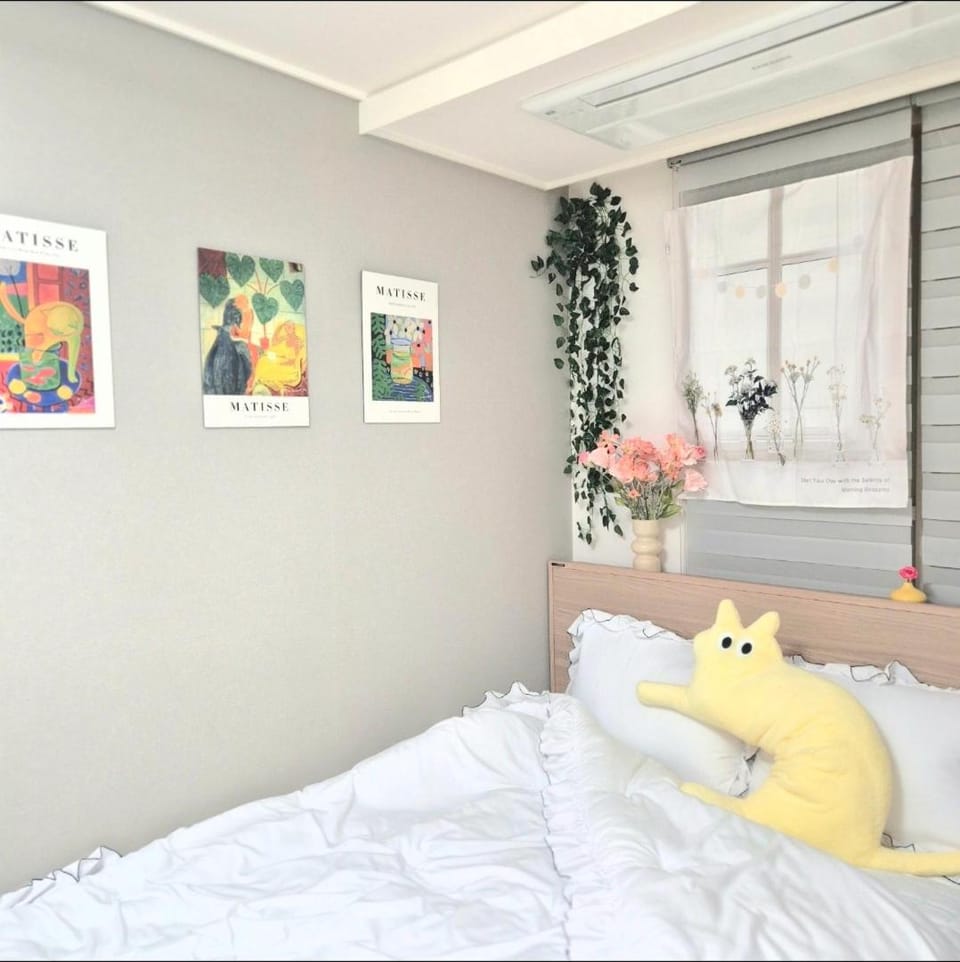 #6906 dorm bed in a triple station area in 강남 신논현역 Apartment in Seoul