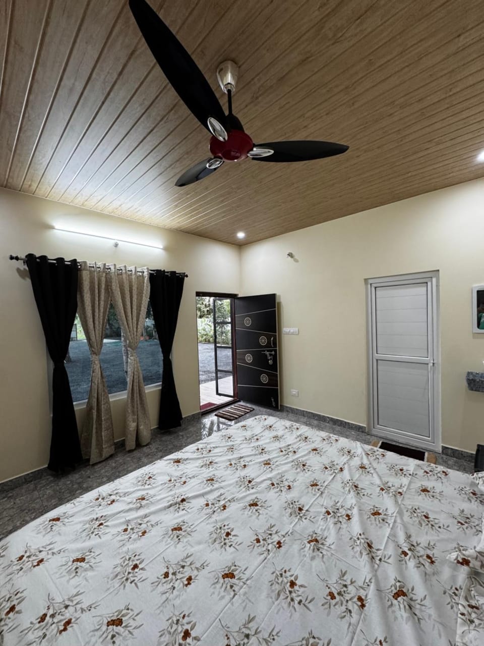 BRK Guest House Bed and Breakfast in Andhra Pradesh