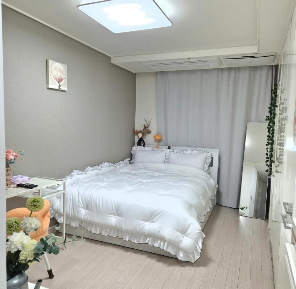 #2614 Kangnam 신논현역 1분 Garosu-gil Apartment in Seoul