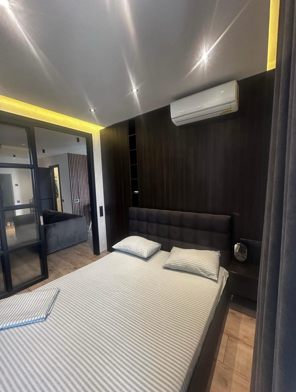 VIP apartment центр города рядом Мост Сити Apartment in Dnipro