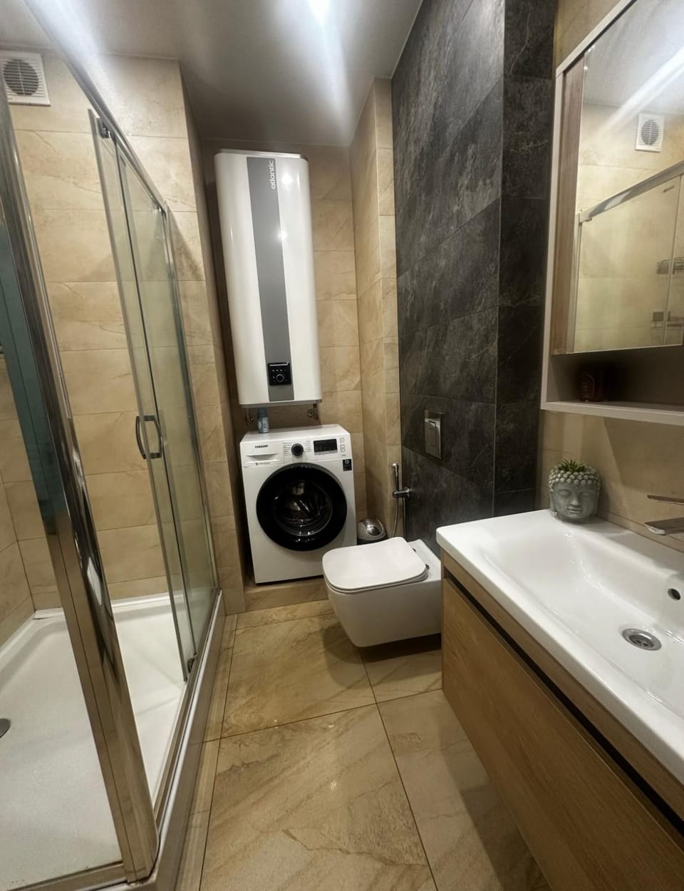 VIP apartment центр города рядом Мост Сити Apartment in Dnipro