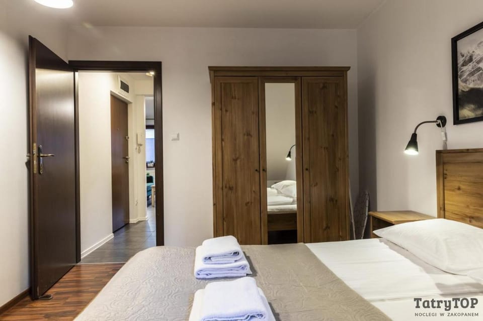 Bed, Bathroom, Photo of the whole room, Bedroom, towels, wardrobe