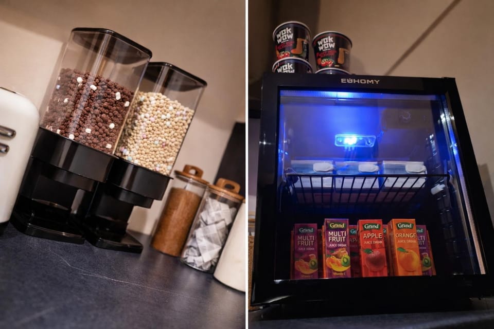 Lounge or bar, Food and drinks, minibar