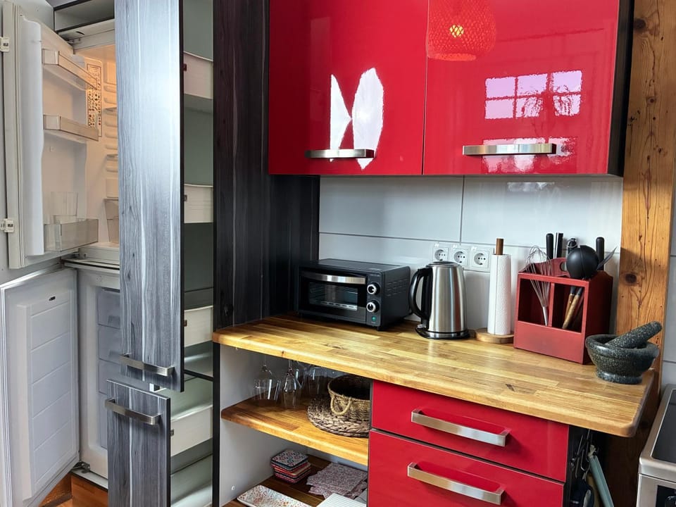 Coffee/tea facilities, Kitchen or kitchenette, toaster
