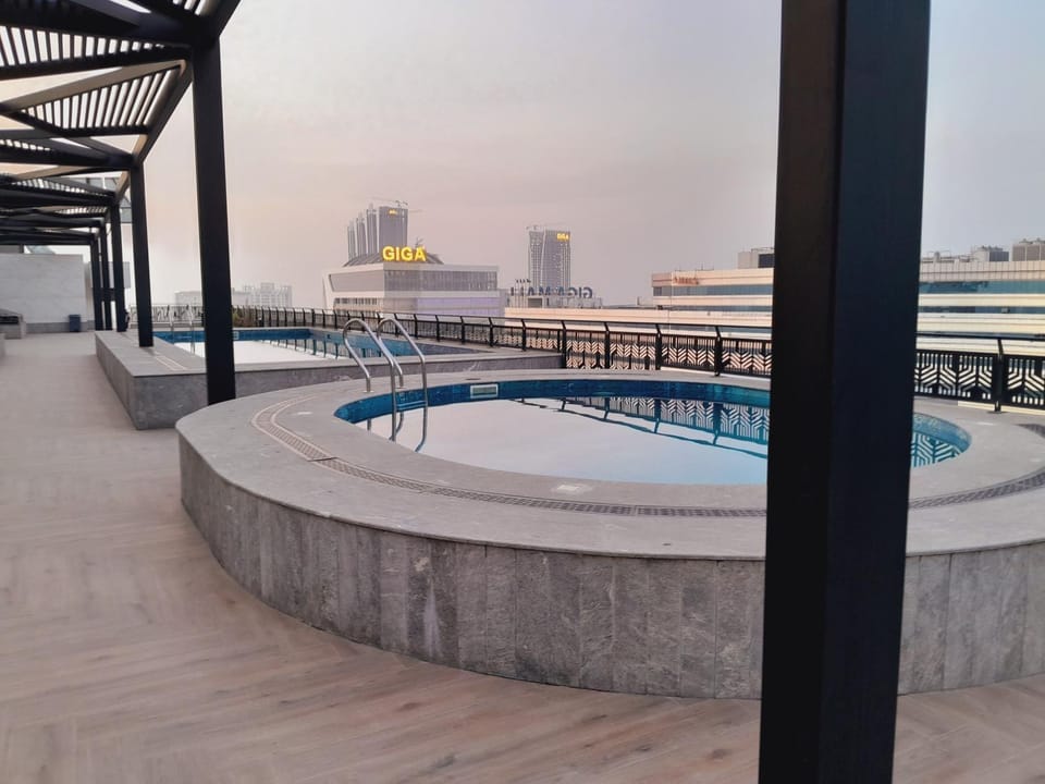 Day, Natural landscape, Hot Tub, Pool view, Swimming pool