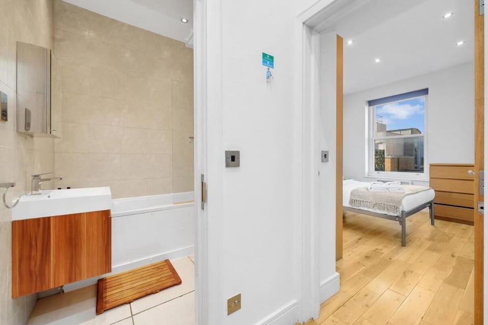 Bright One-Bedroom in the Heart of Islington Apartment in London Borough of Islington