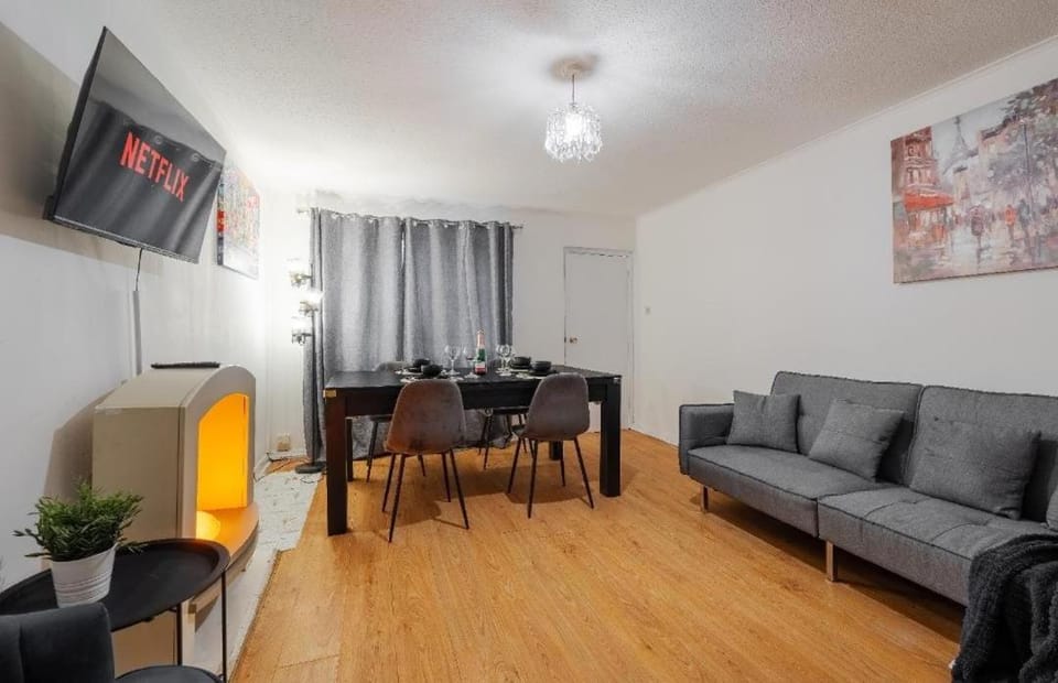 TV and multimedia, Living room, Seating area, Dining area, fireplace, furniture