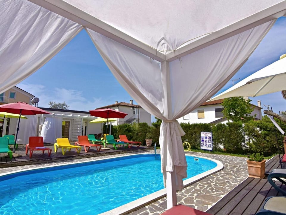 Apartment Apartment Nika 5 in der Residenz mit Pool und Whirlpool in Strandnähe by Interhome Apartment in Istria County