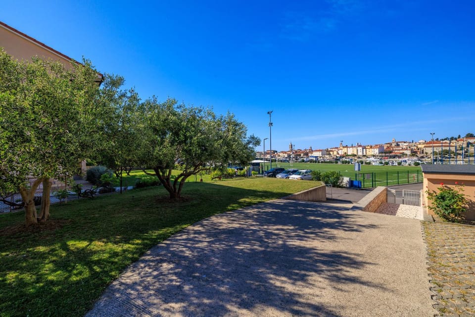 Patio, City view, Sea view