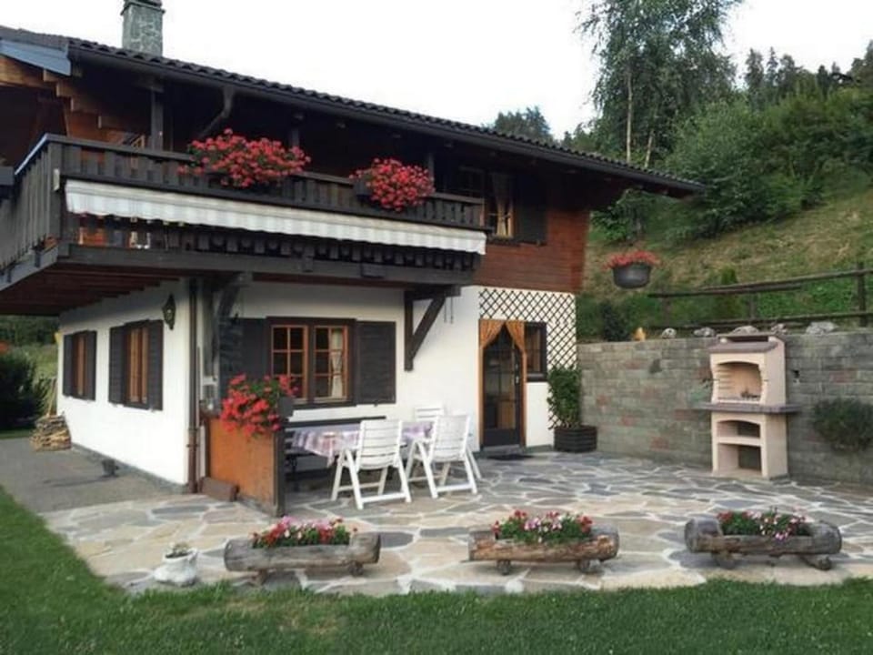 Holiday Home Chalet le Verger by Interhome House in Sion