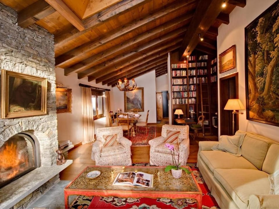 Holiday Home Freistehendens Chalet Zen Zermatt an bester Lage by Interhome House in Zermatt