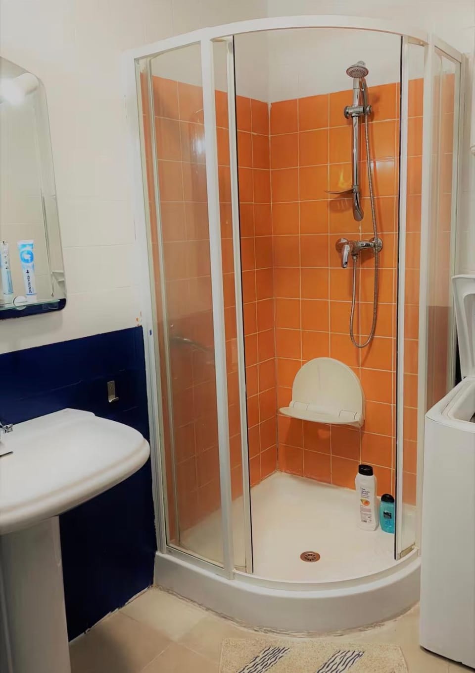 Apartamento céntrico junto a estación de tren B Apartment in Alicante
